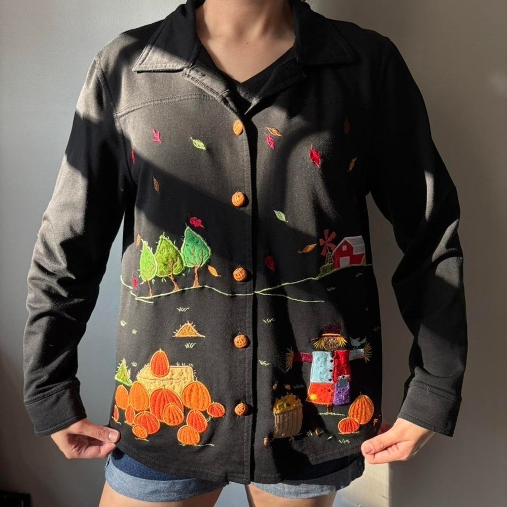 Vintage Grunge Black Embroidered Scarecrow Retro Pumpkin Fall Shirt - Medium